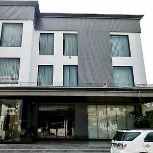 Hotel Elinor By Dazzling Hotels & Resorts