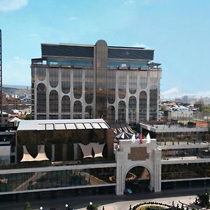 Seven Visions Resort And Places, The Dvin